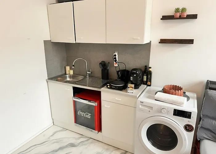Cute Nest For 2 - By Center - Tram Connection - Long Friendly - 3rd District In
